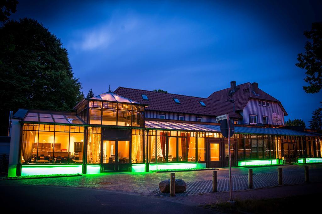 Hotel Zur Heidebluete Hambühren エクステリア 写真