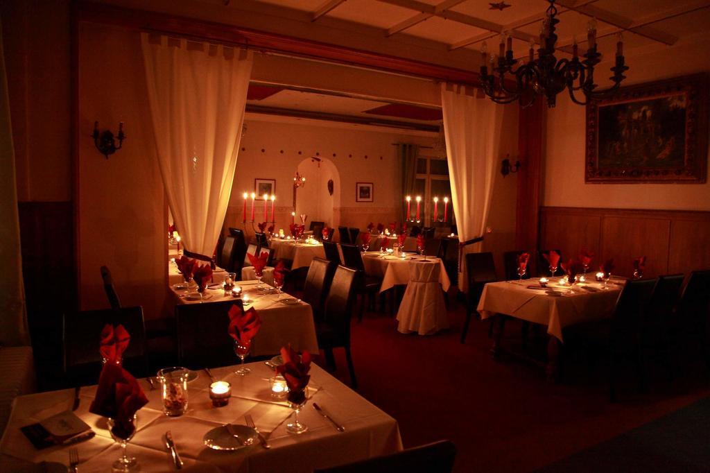 Hotel Zur Heidebluete Hambühren エクステリア 写真