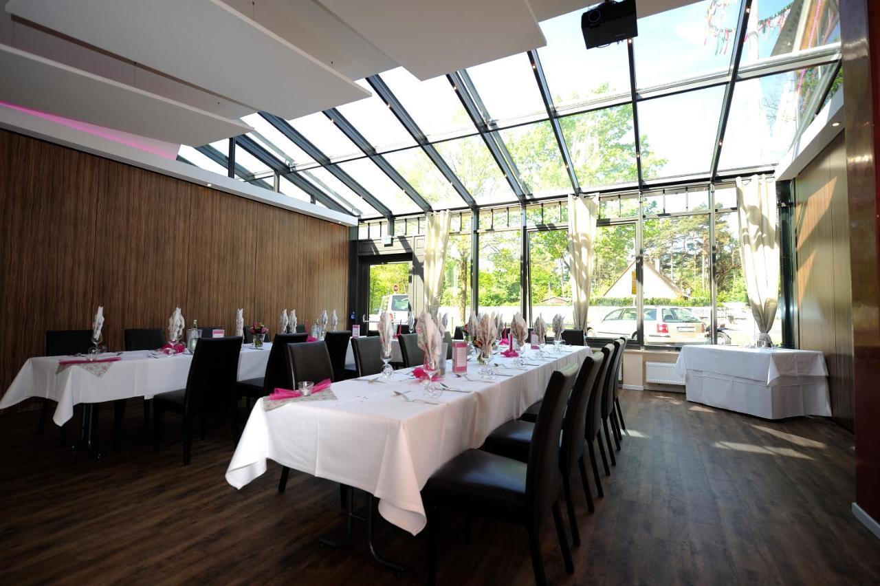 Hotel Zur Heidebluete Hambühren エクステリア 写真