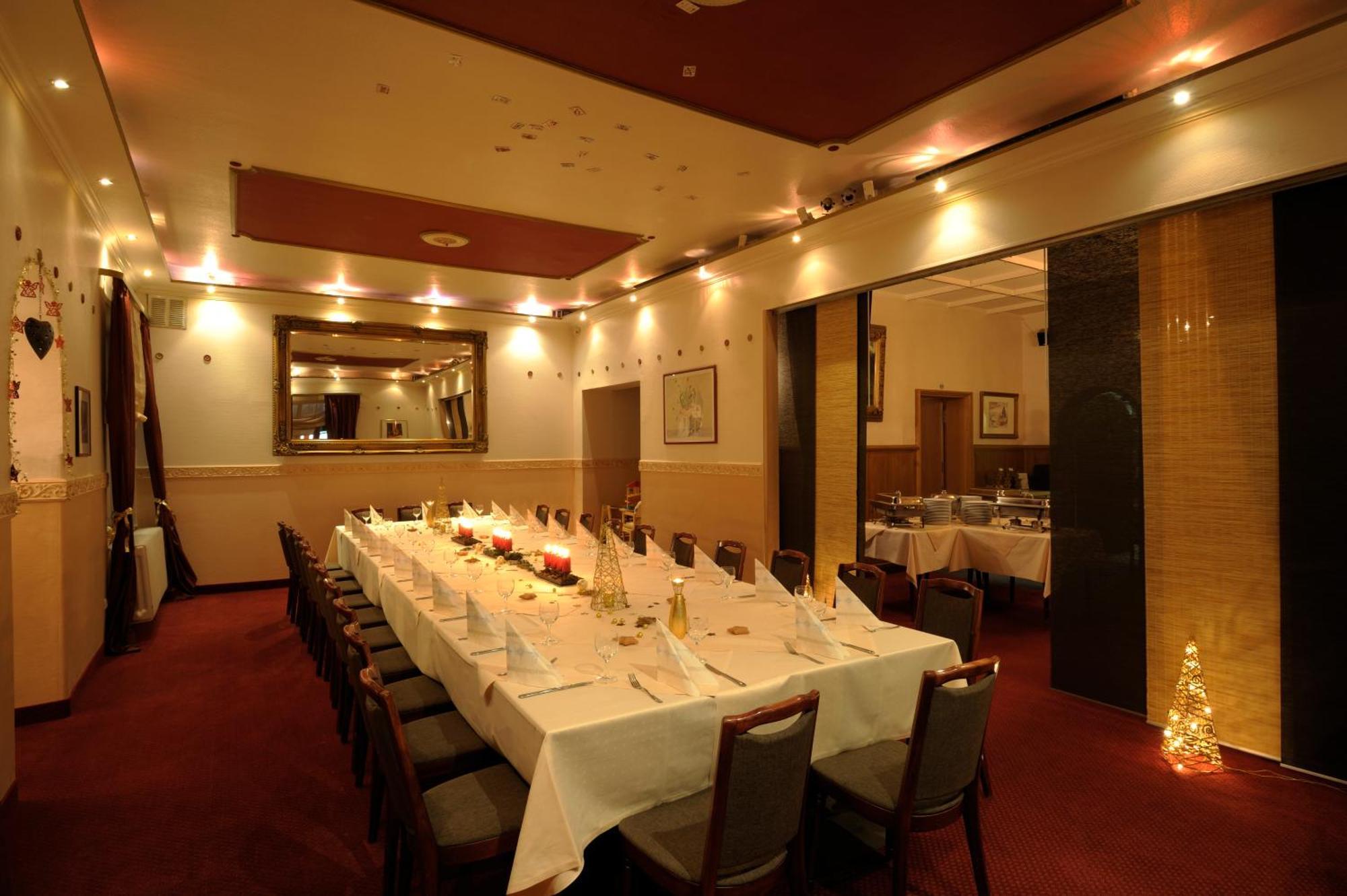 Hotel Zur Heidebluete Hambühren エクステリア 写真