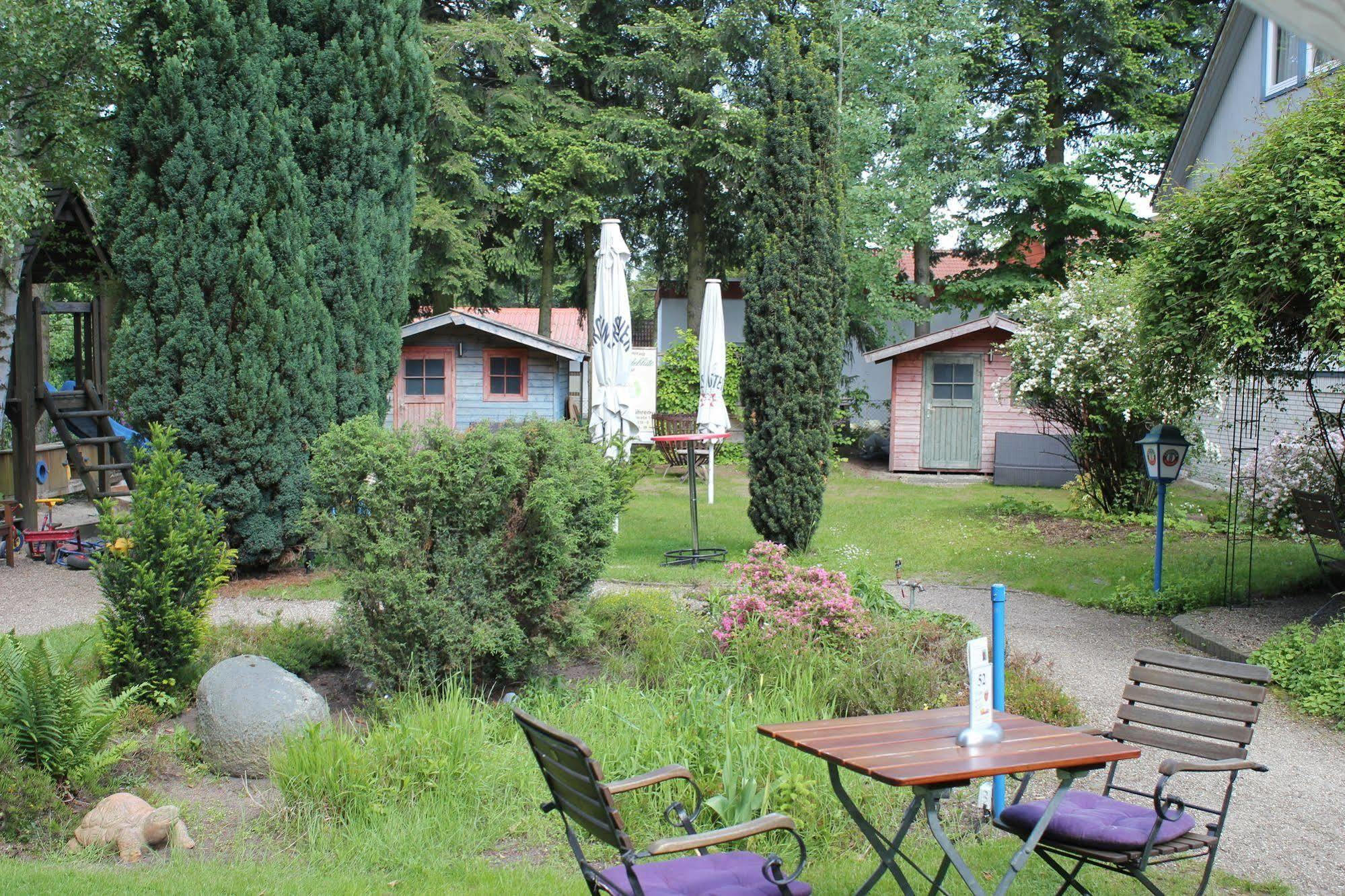 Hotel Zur Heidebluete Hambühren エクステリア 写真